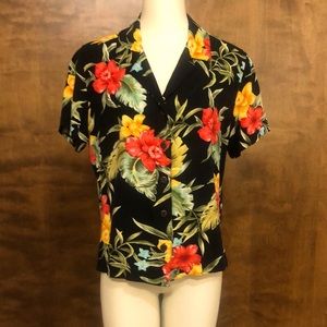 Caribbean Joe, Let Go Hawaiian Print Blouse